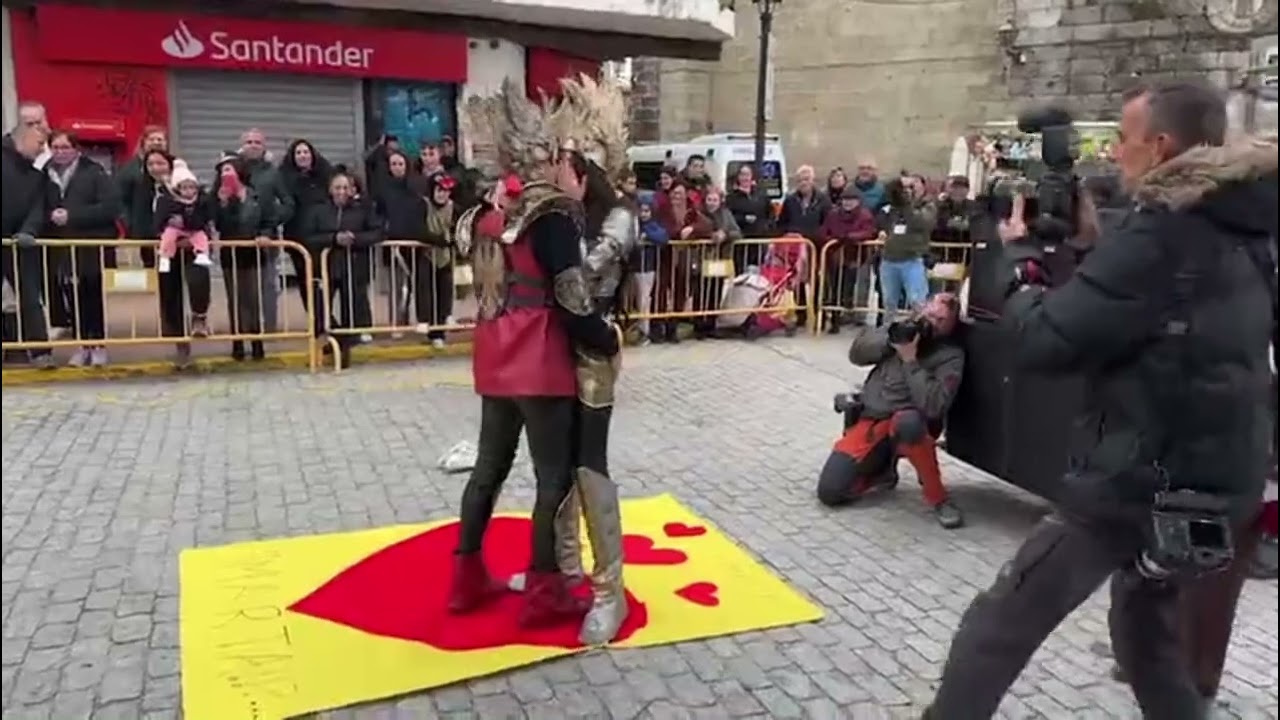 Pide matrimonio a su novia en los Carnavales de Cebreros