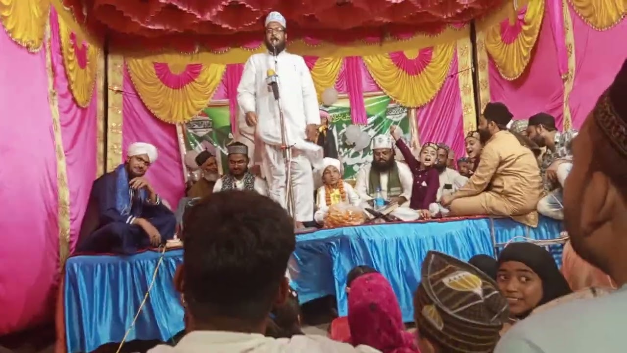 حفظ القران کانفرنس پاکٹ پاچ سیکٹر اے سیکس نریلا نانظم اعلی حضرت مولانا الطاف حسین قادری تقریر کرتے ہ