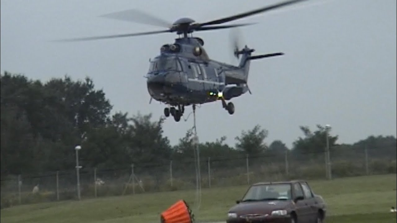 AS 332 of the Federal Police takes off with rescue basket  #as332 #bp #spotting