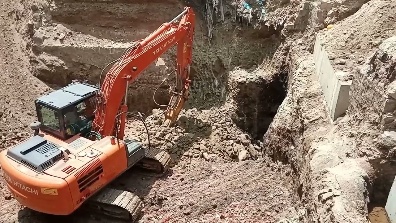 WELL AREA FOOTING HARD ROCK BREAKING WORK