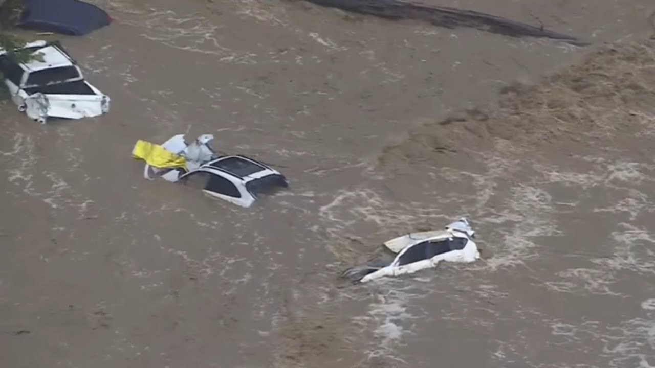 Severe flash flooding unfolds in Victoria days after bushfire crisis