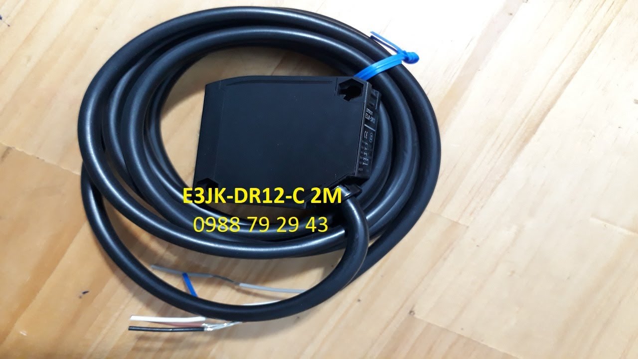 Cảm biến quang OMRON E3JK-DR12-C
