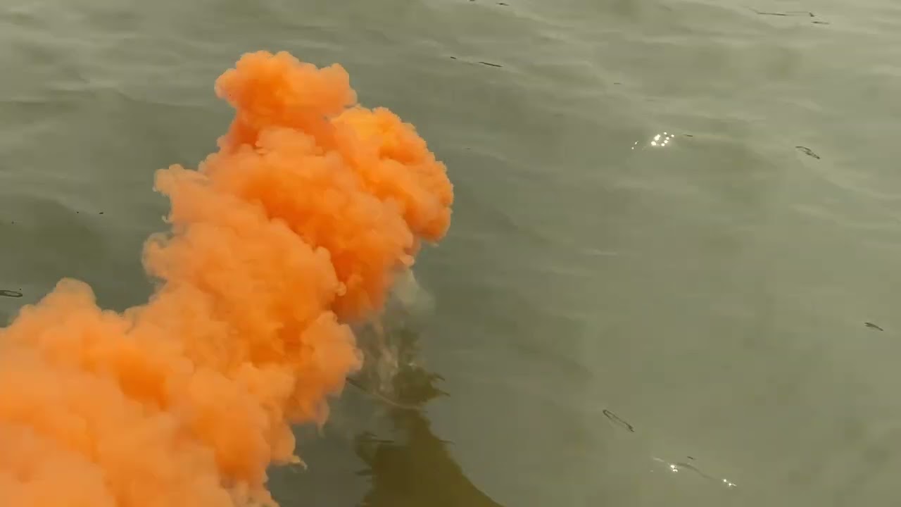 Buoyant Smoke signal and Hand flare for Distress Ship