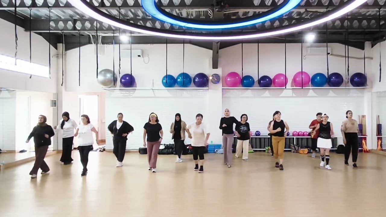 Green Green Grass || Line Dance || Choreo by Caecilia M Fatruan || Demo by Befit LD