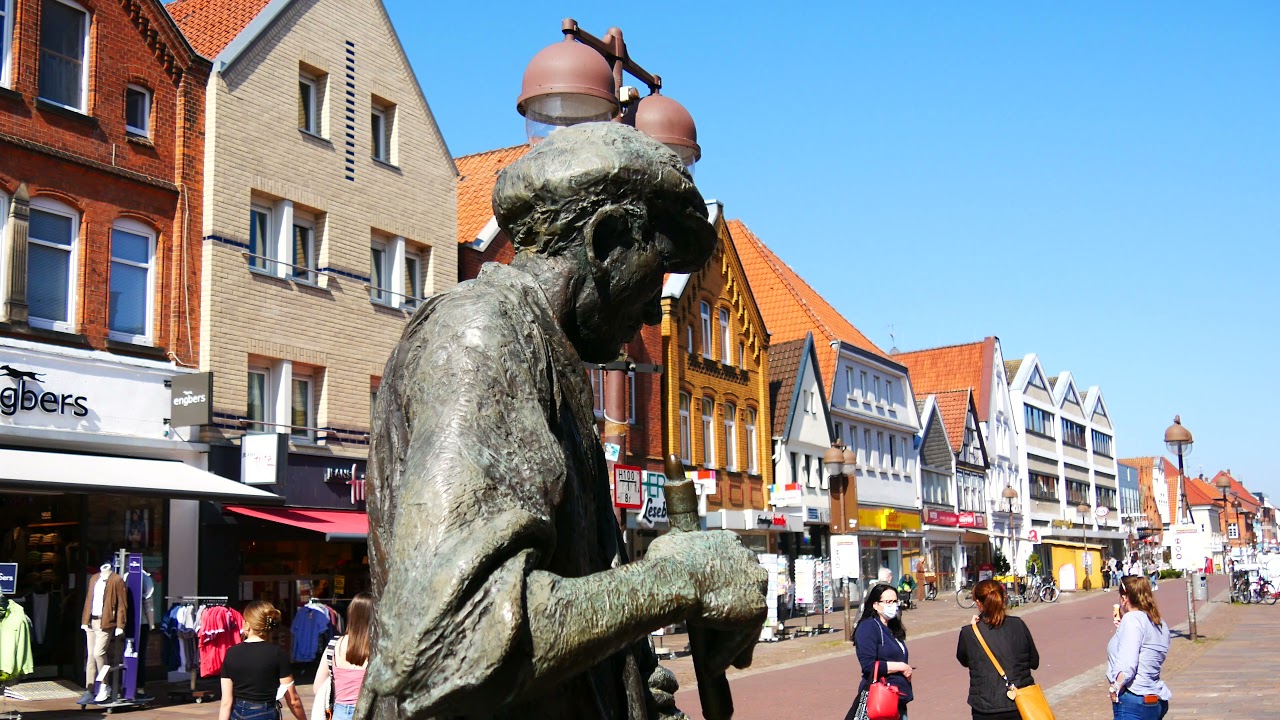 Nienburg, durch die Altstadt an der Weser - Nienburg, old town on the Weser in 4K