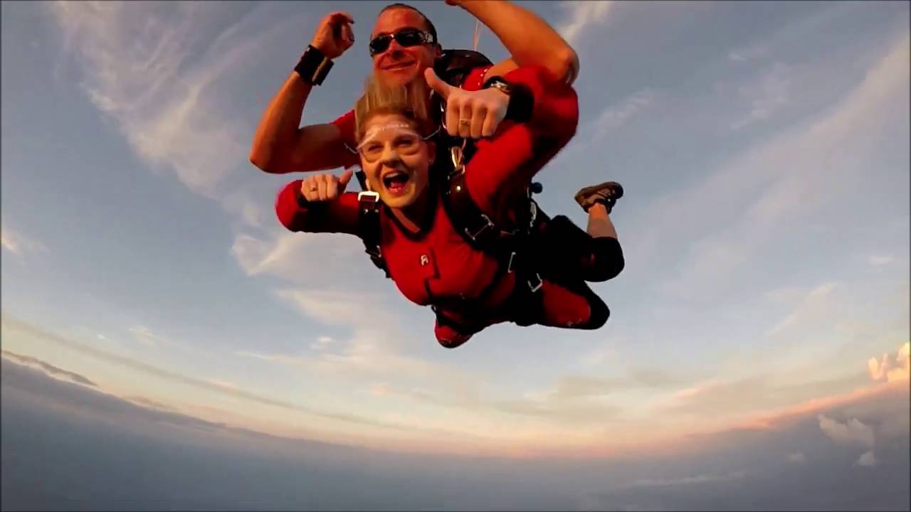 Marissa PARACHUTE GO SKYDIVING in Gatineau, Quebec