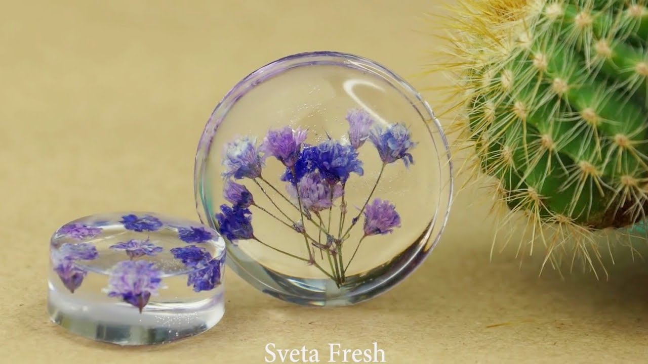FAIRY PENDANTS MADE FROM DRIED PLANTS AND EPOXY RESIN COLORFUL EPOXY RESIN DIY IDEAS YOU WILL LOVE