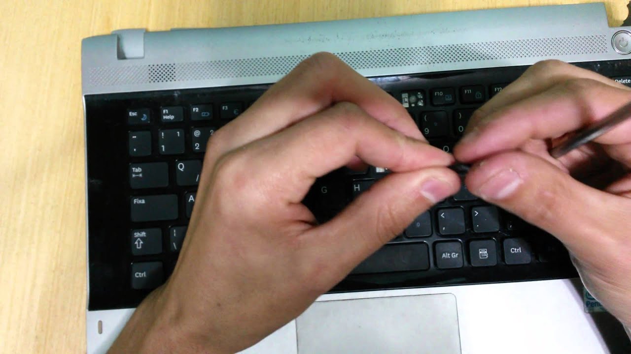 Como encaixar a tecla do teclado Samsung Rv411-Rv415-Rv420 novamente