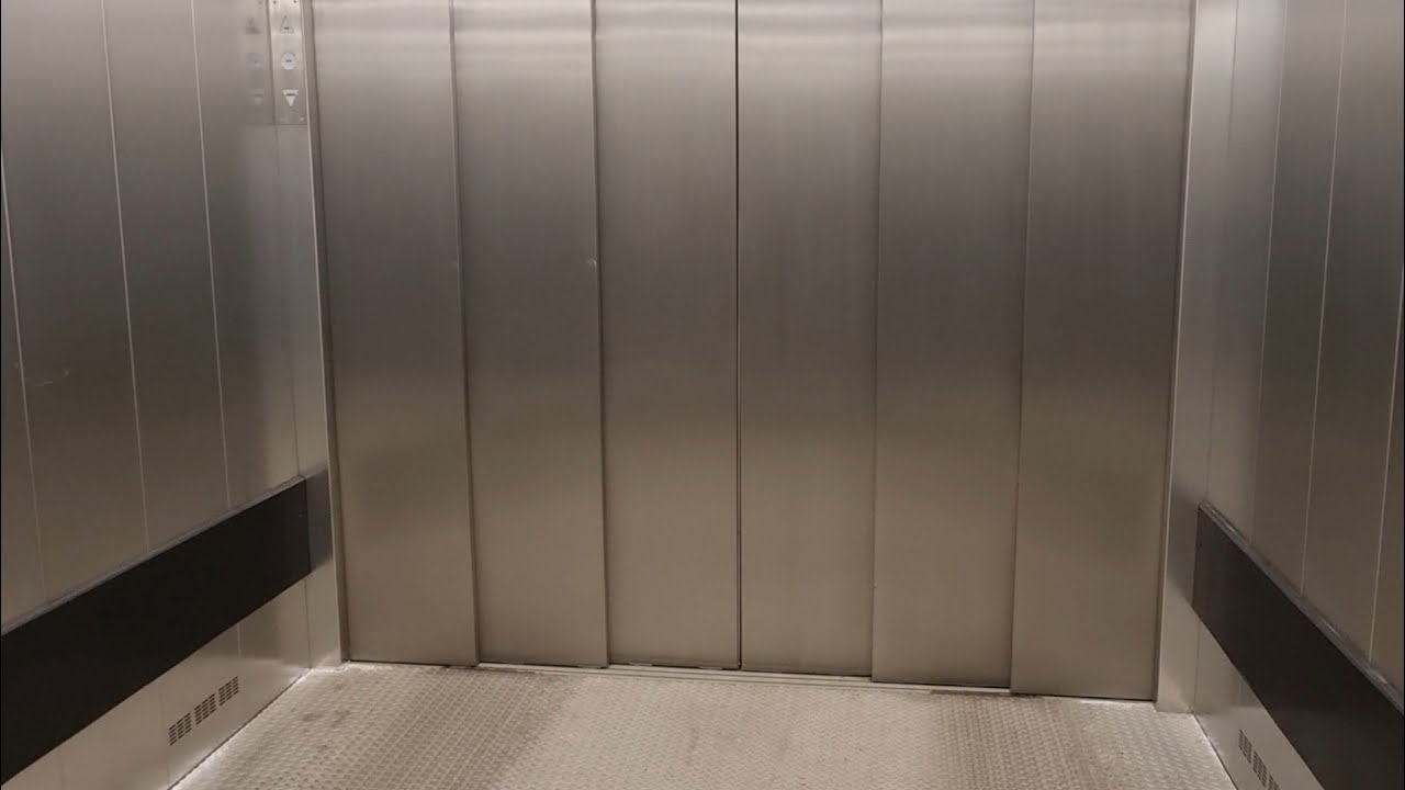 Autoaufzug Lutz im Parkhaus Gärtnerstraße Hamburg