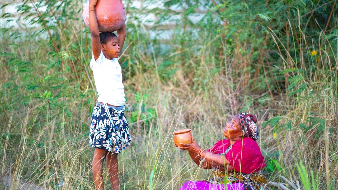 POOR OLD WOMAN SAVED A KIND LITTLE ORPHAN GIRL FROM THIS LADY FOR TOUCHING THE MAGIC POT ADA