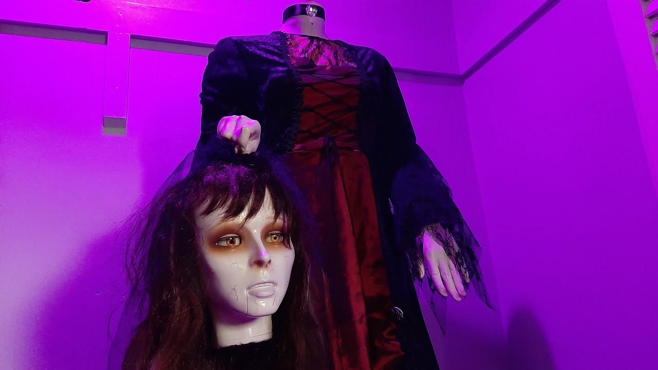 Beheaded Bride Unboxing | Spirit Halloween 2008 Animatronic