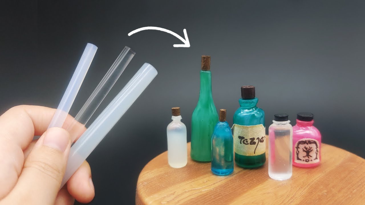DIY Mini Potion Bottles using Hot Glue