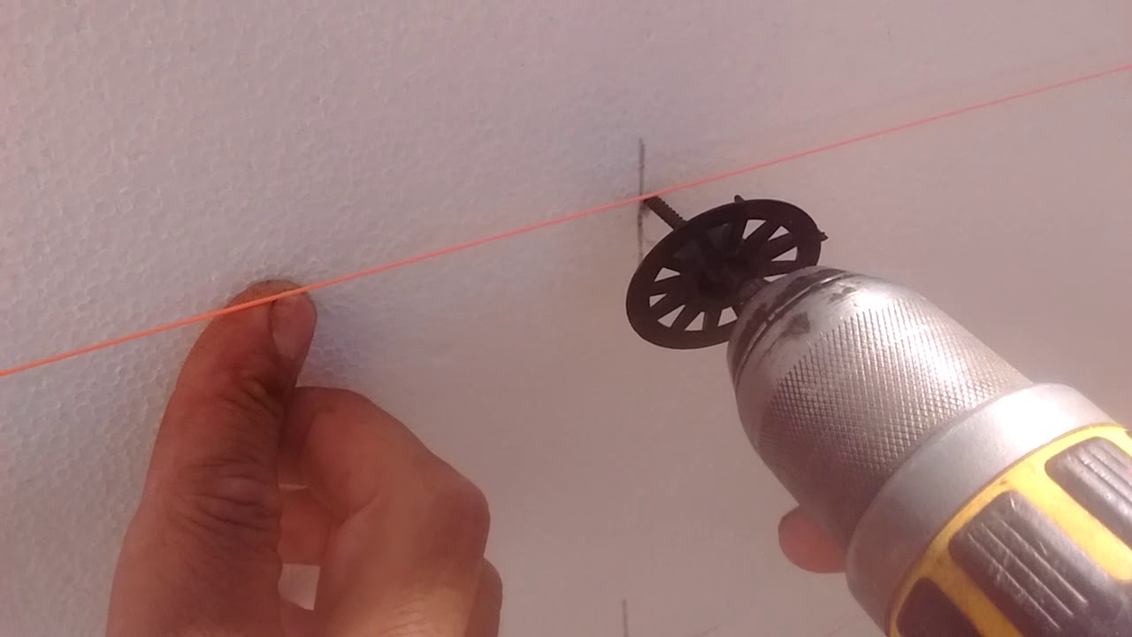 Como colocar arandelas de PVC en placas de poliestireno expandido
