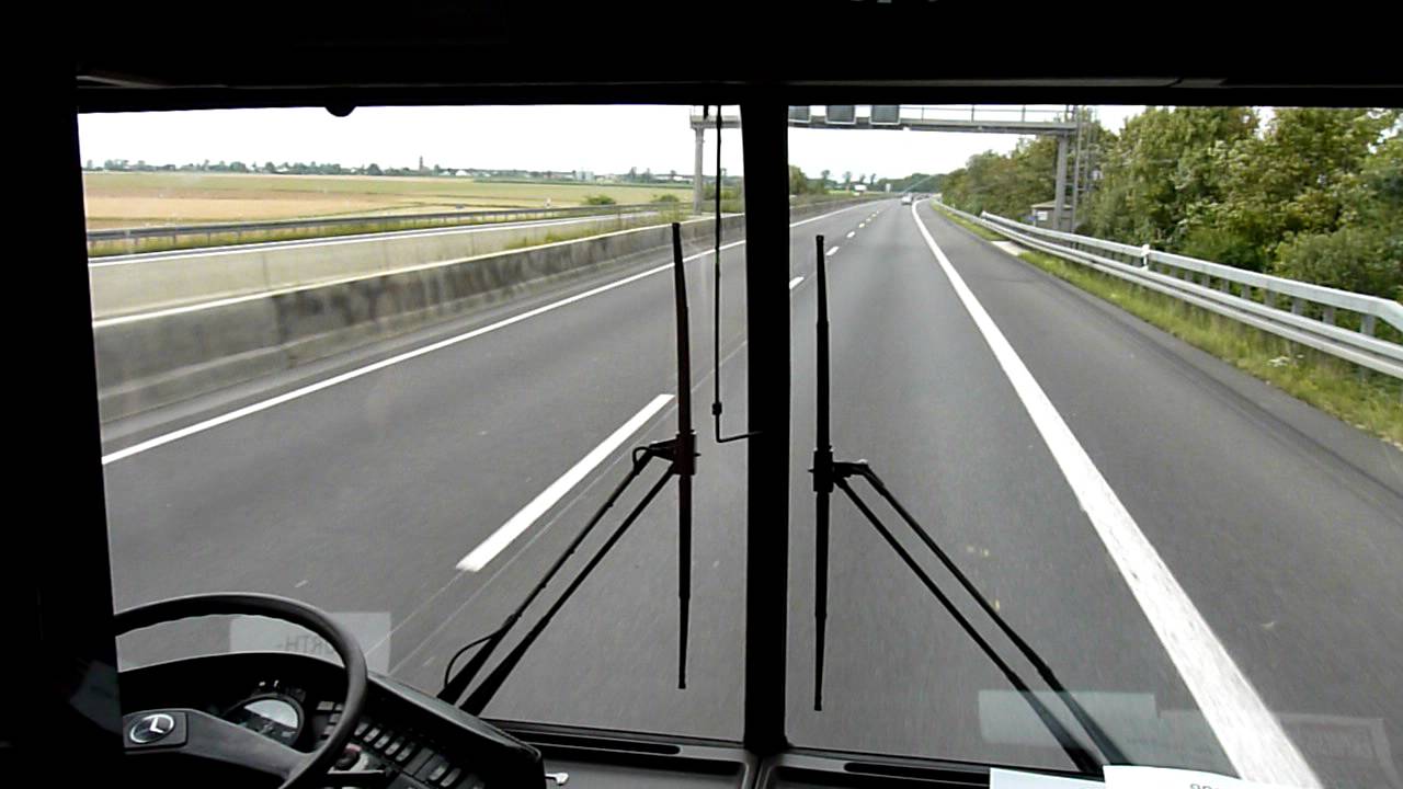 Mercedes Benz O 405 Autobahnfahrt  84 km/h