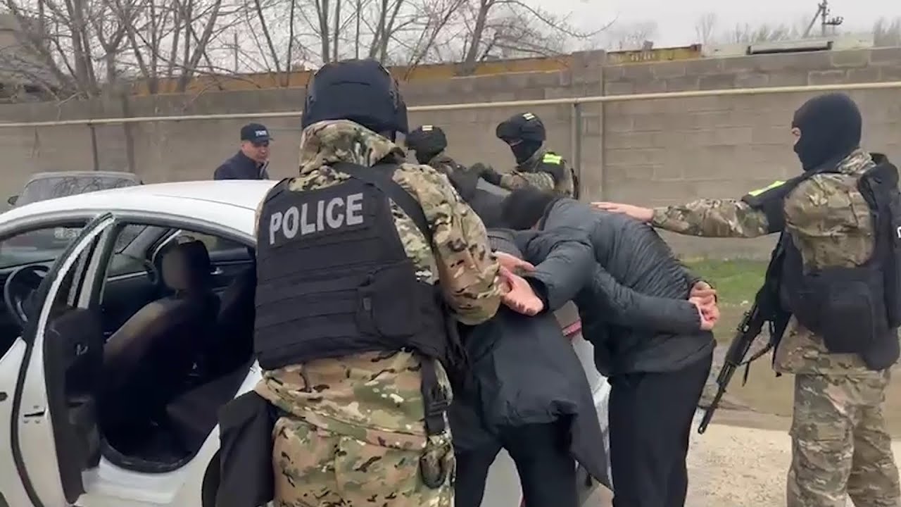 В Шымкенте и Павлодаре поймали две молодёжные группировки вымогателей