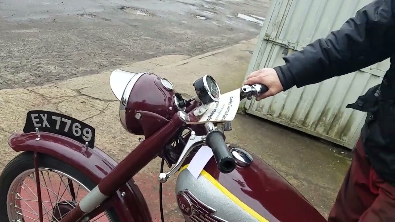 1953 BSA C11 Deluxe 250cc at Andy Tiernans #09470BSA