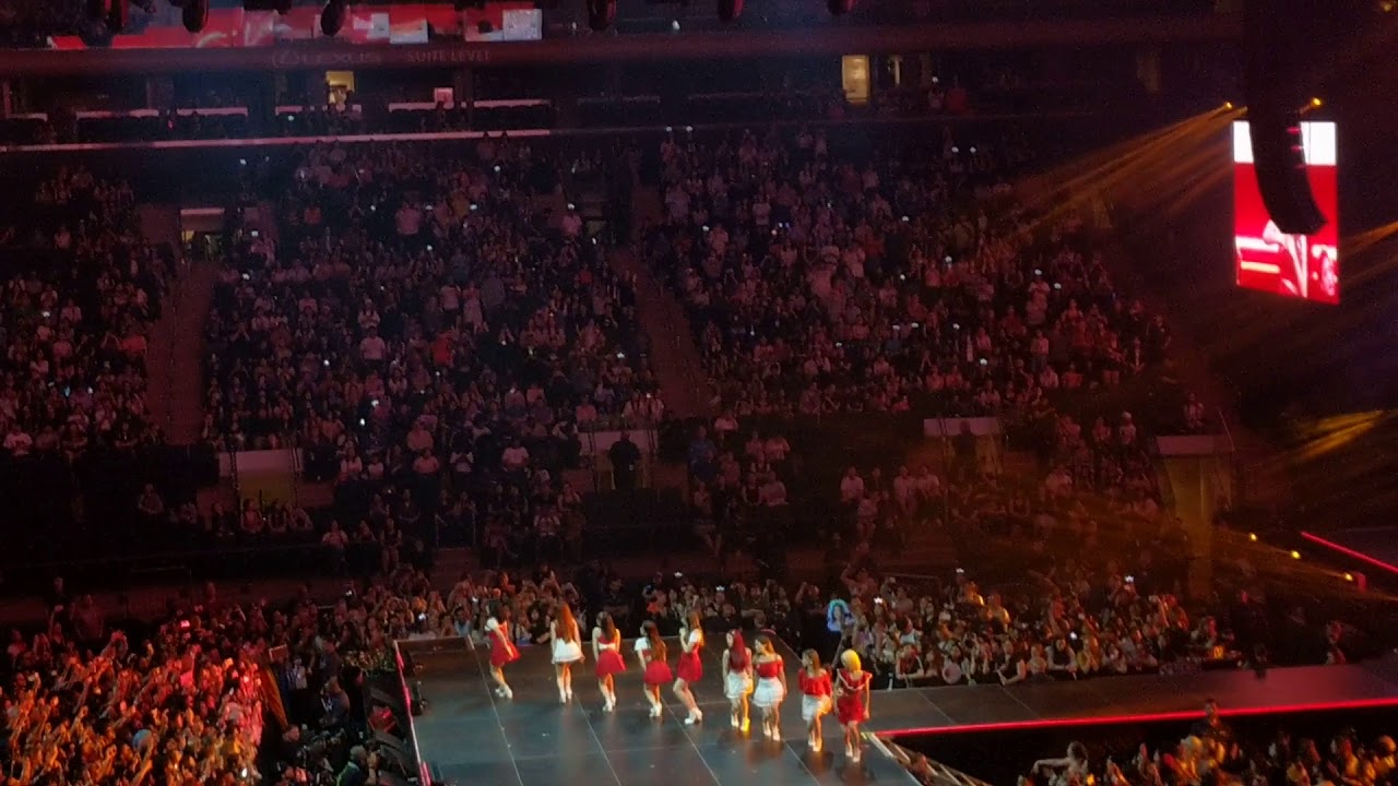 Red Flavor - Fromis_9 @ KCON NY 2019