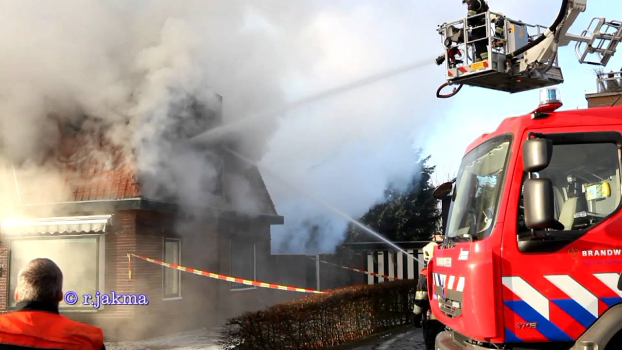 Uitslaande woningbrand Rading Loosdrecht 03-01-2011