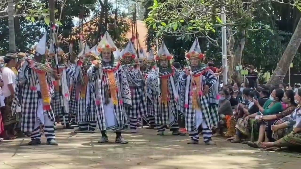 KONEKTIVITAS RUANG DAN WAKTU 