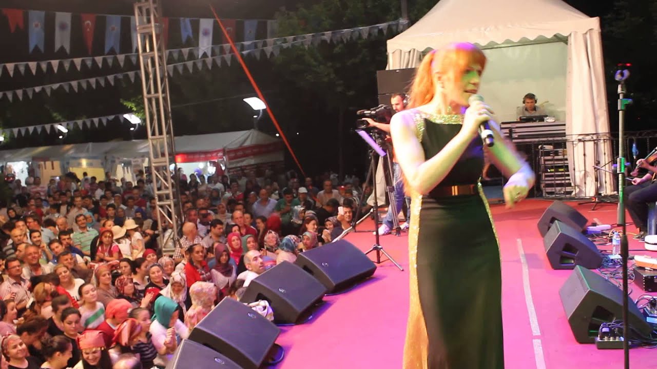 Zeynep Başkan...konseri Party10 KAĞITHANE KARADENİZ LİLER ETKİNLİĞİ (Ahmet ÖZDAMAR)