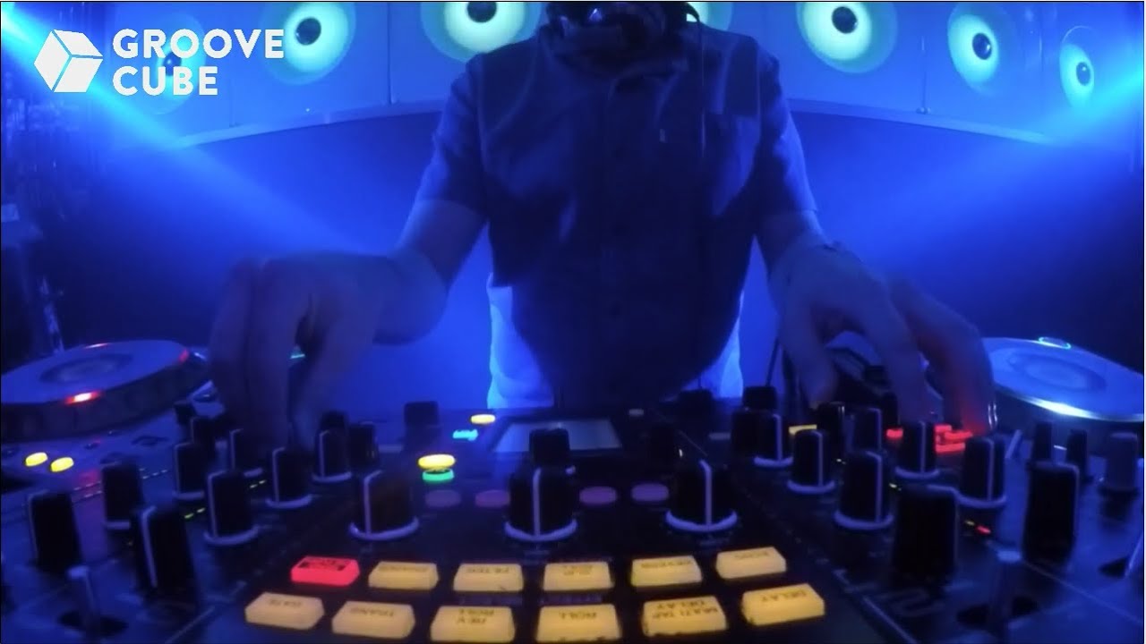 Groove Cube LIVE with Ronnie Spiteri