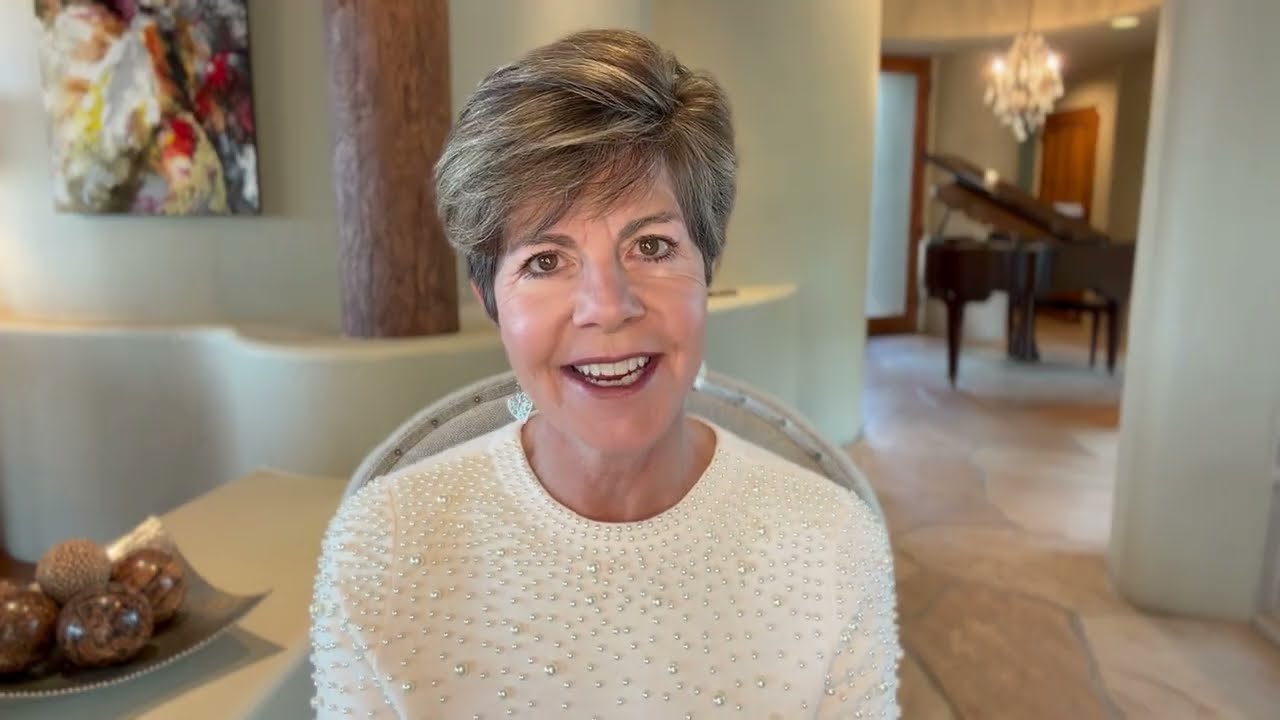 Beyond the Veil: Soul to Soul Communication with Suzanne Giesemann | Sacred Stories
