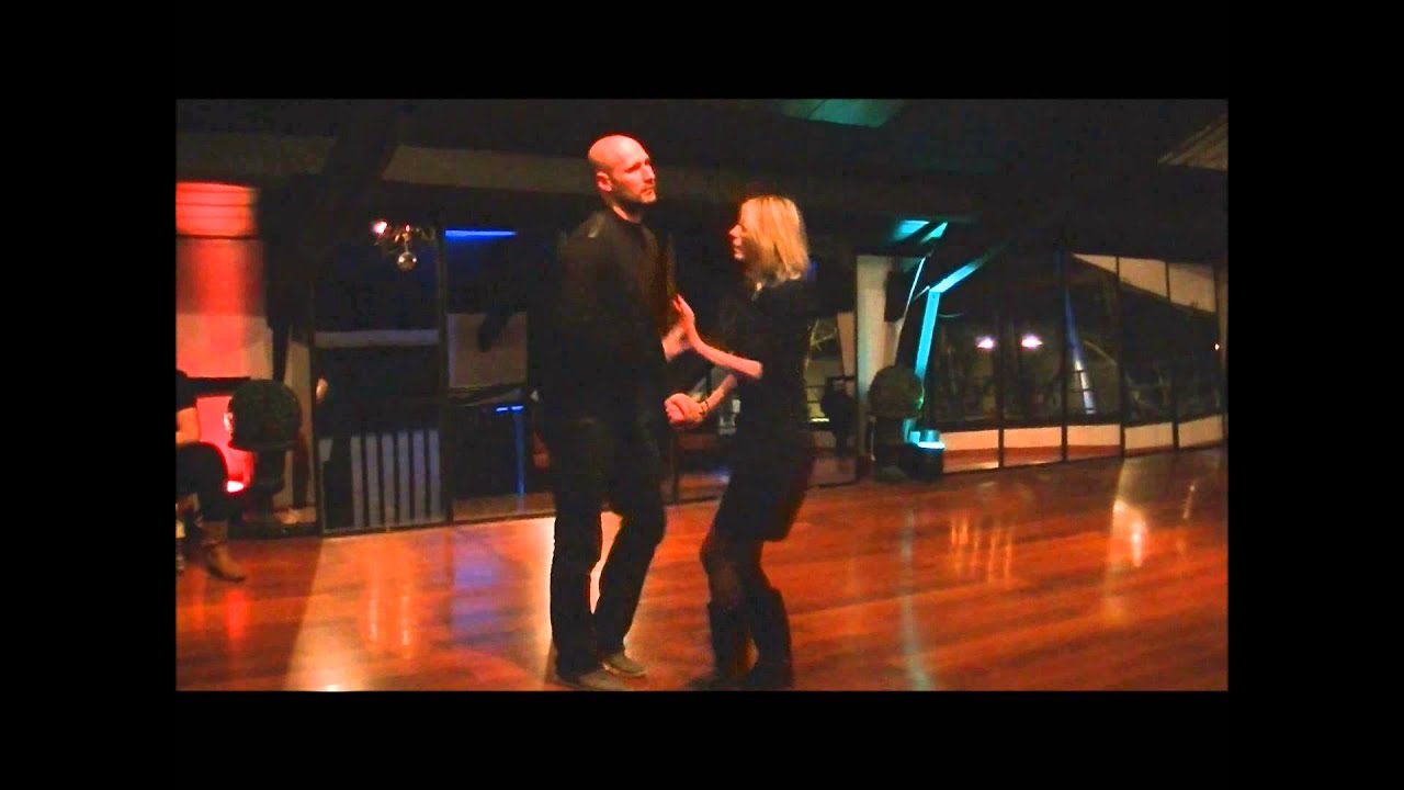 PASSE SALSA INTERMEDIAIRE AVEC CHRIS DE DIJON DANSE www.dijondanse.fr