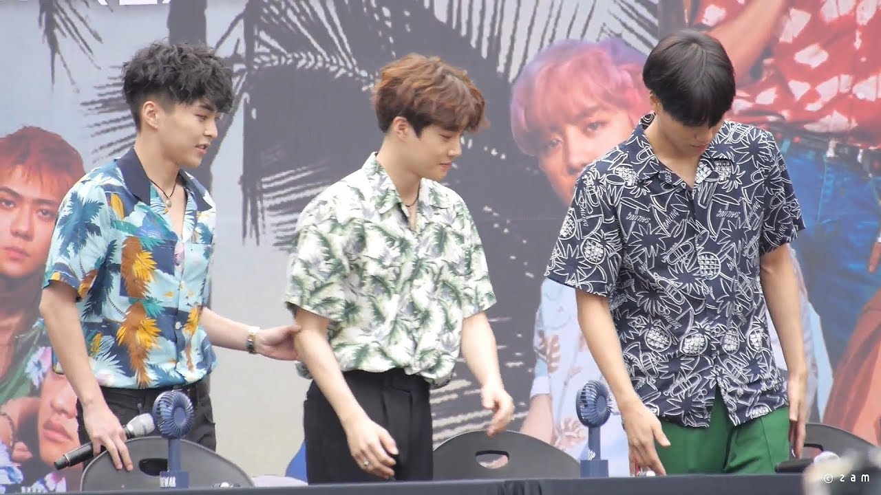 170813 엑소 EXO 팬사인회 - 입장 & 첫인사 (신촌 연세로) 직캠 fancam by zam