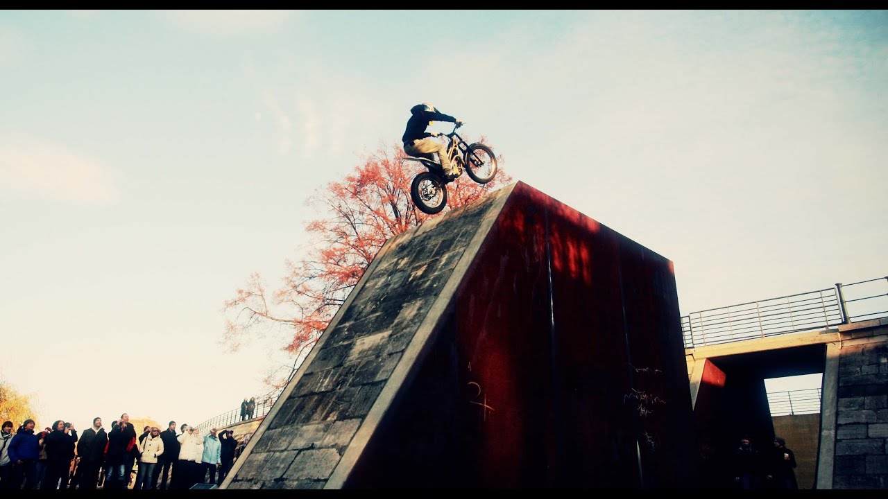 RIDE THE WORLD - JULIEN DUPONT RIDES BERLIN