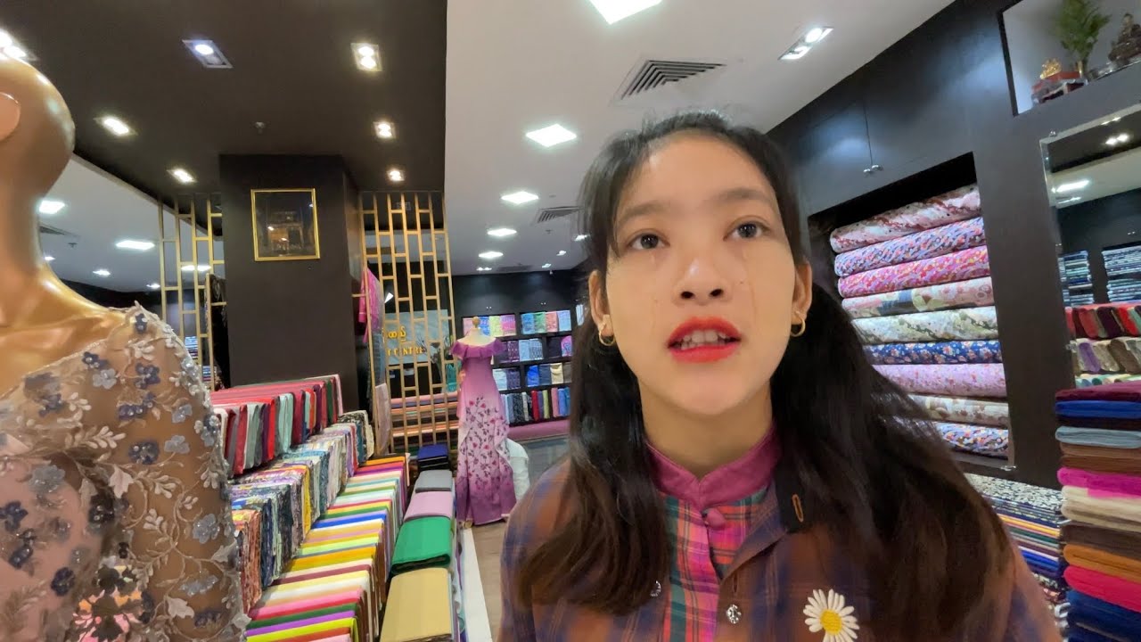 🇲🇲 MYANMAR - A Saturday Mall Atmosphere with People in YANGON