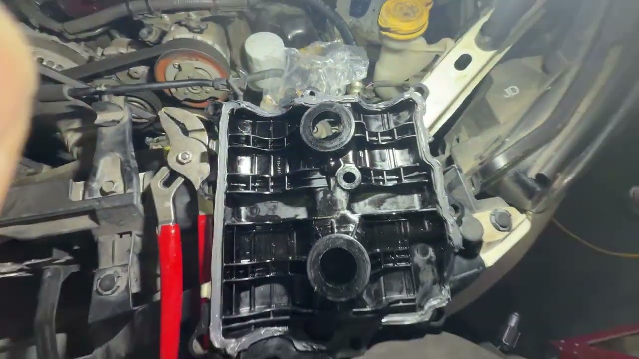 Крышка клапанов, прокладки, свечи зажигания для Subaru Forrester Sport 2.5 2019 года выпуска.