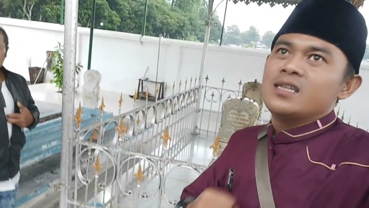 MAKAM EYANG PANCASONA BELITAR JAWA TIMUR
