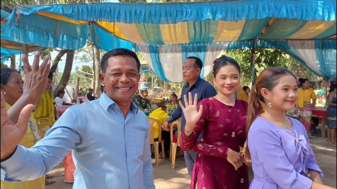ជឿម៉ែឲ្យយកប្ដីចាស់ SMG សួស្ដីឆ្នាំថ្មីប្រពៃណីជាតិខ្មែរ