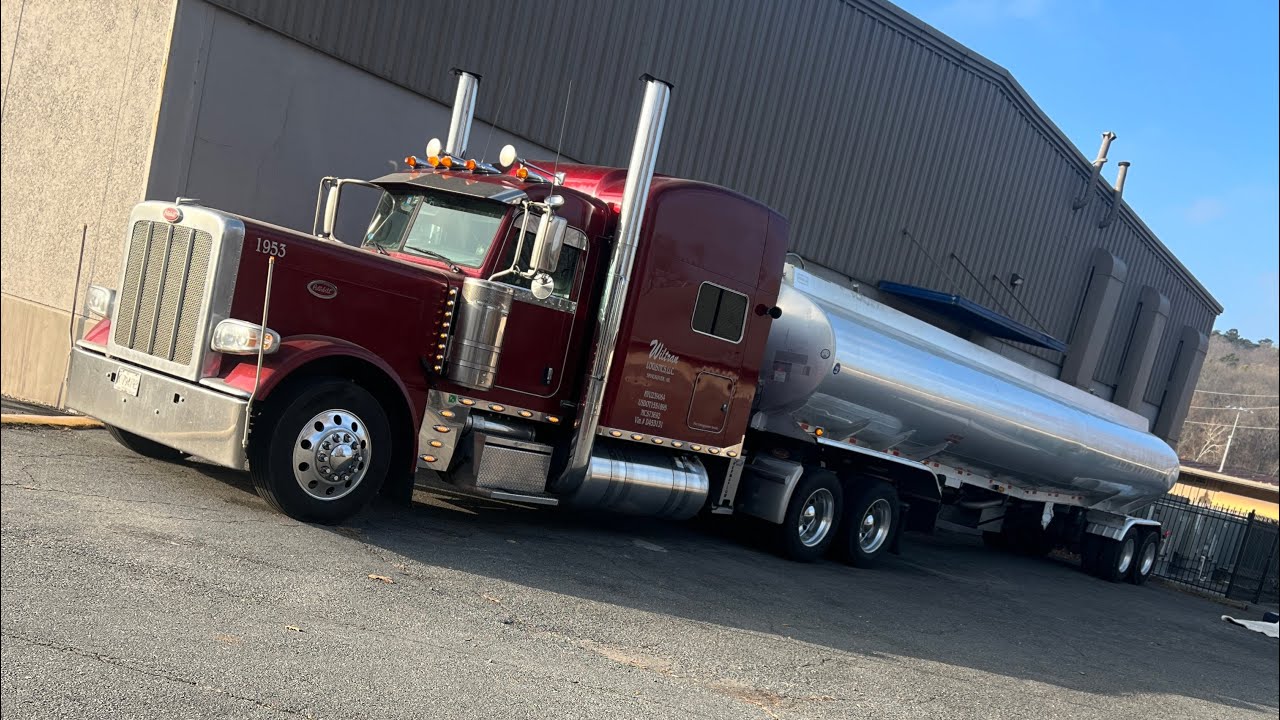 Unloading Process! |Peterbilt 389 Glider POV|