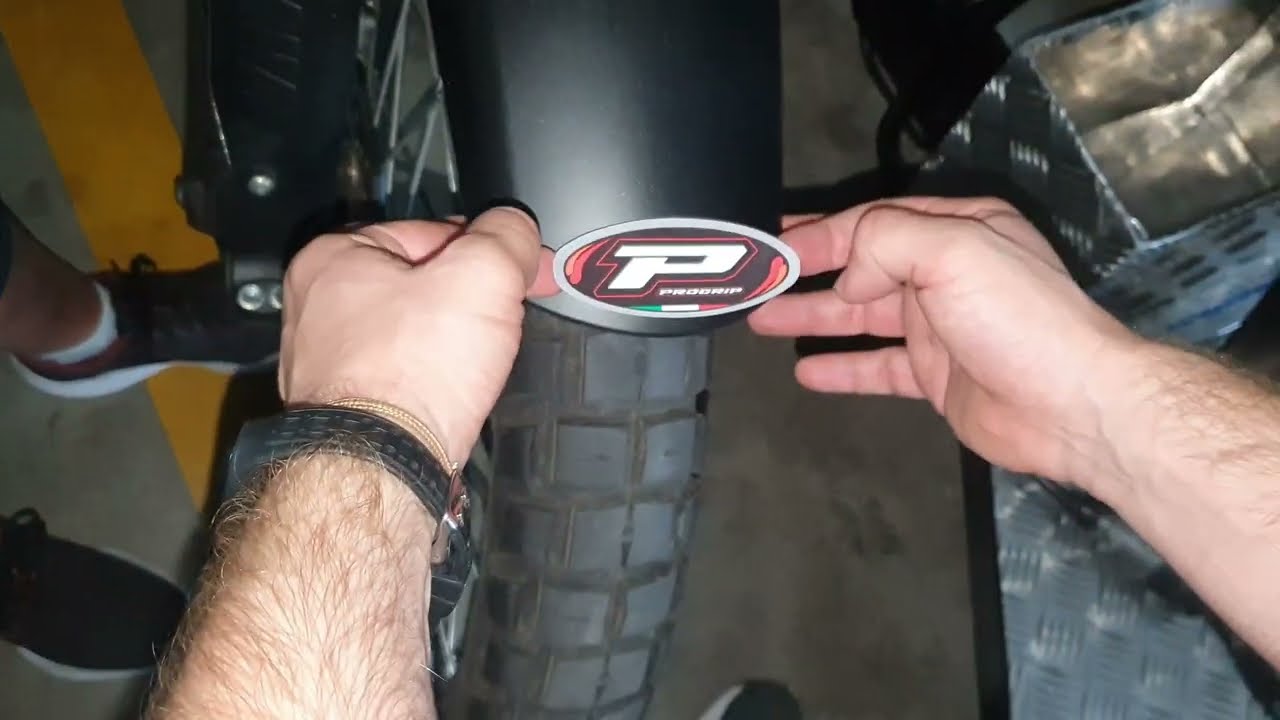  Le moto unos pu&ntilde;os Progrip Rally🔧🤔 Buen cambio!? Yamaha Tenere 700 