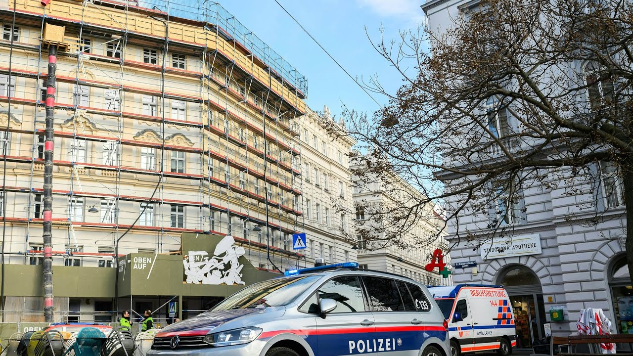 Zunächst ein Schwerverletzter nach Einsturz von Baugerüst in Wien-Alsergrund