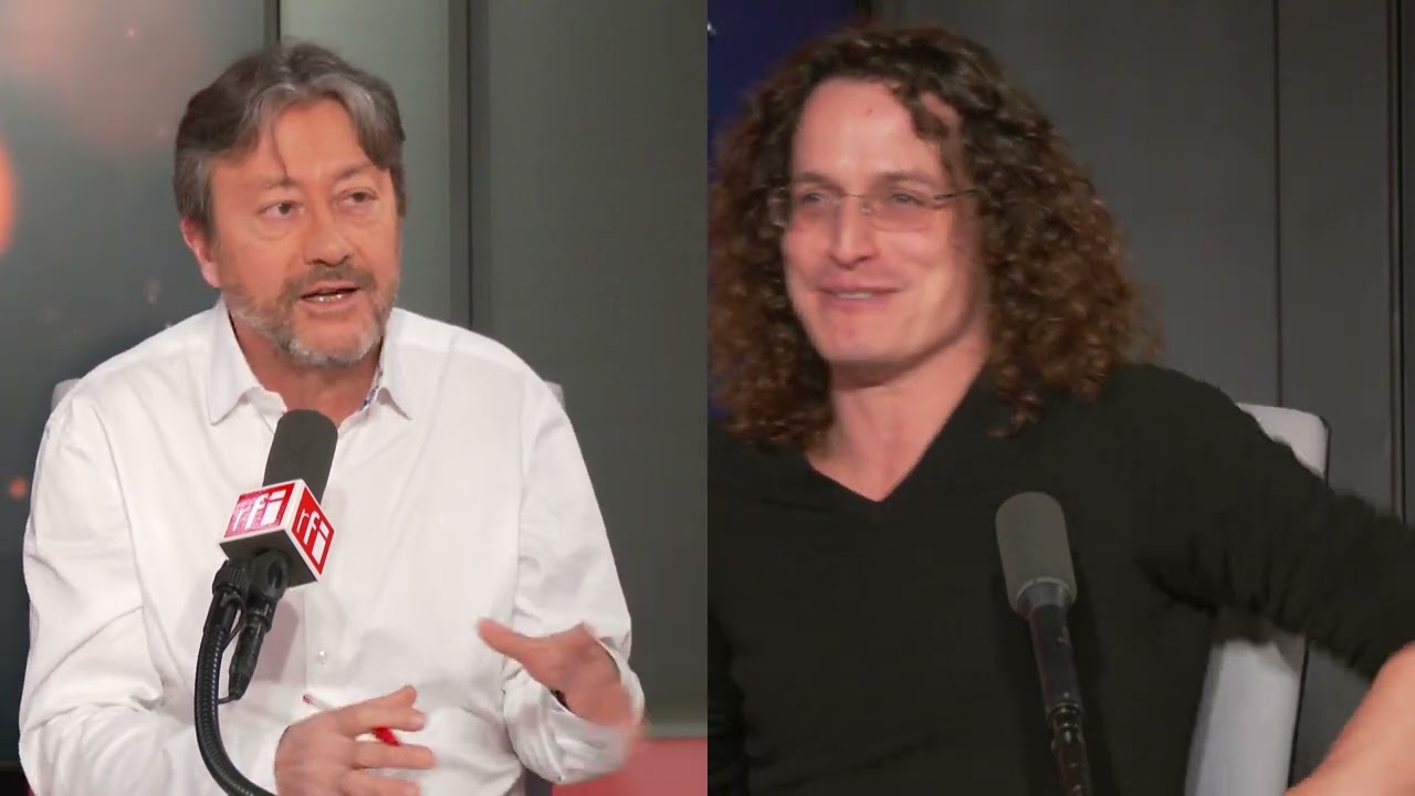 El bandoneonista Juanjo Mosalini y el contrabajista Leonardo Teruggi, tangueando en París