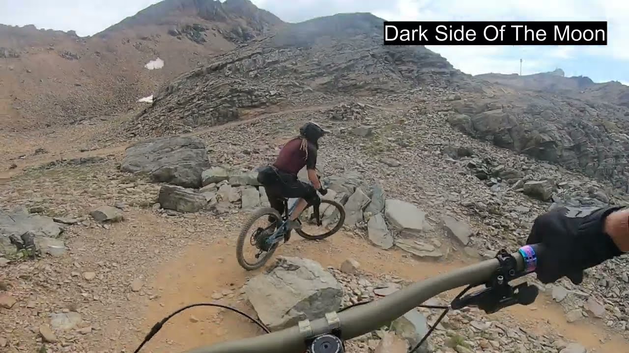 Lenzerheide Dark Side Of The Moon - Flowtrail in surealer Mondlandschaft