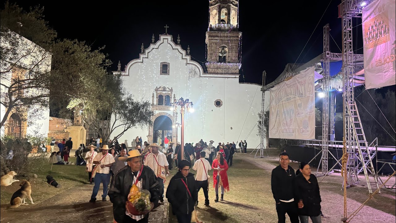 Tzintzuntzan parte #2 llegada de las bandas  #Anakristy #fiesta 