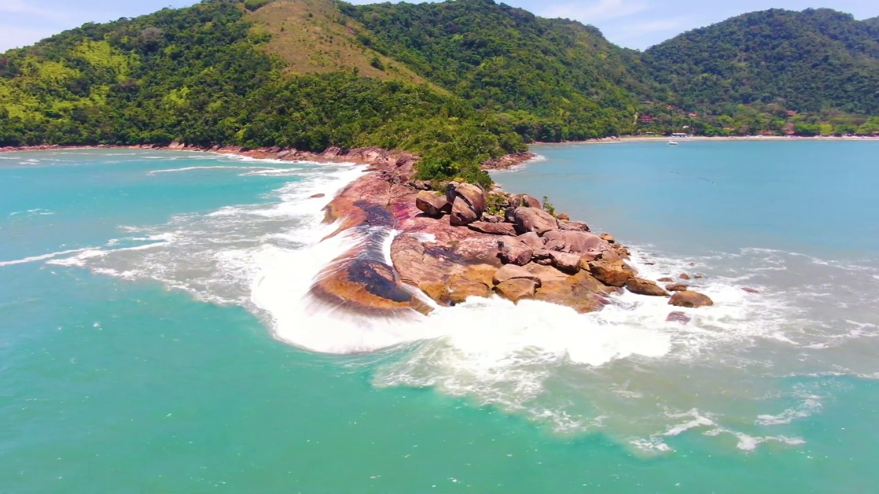 Ubatuba - Praia da Fortaleza - SP Drone em 4K