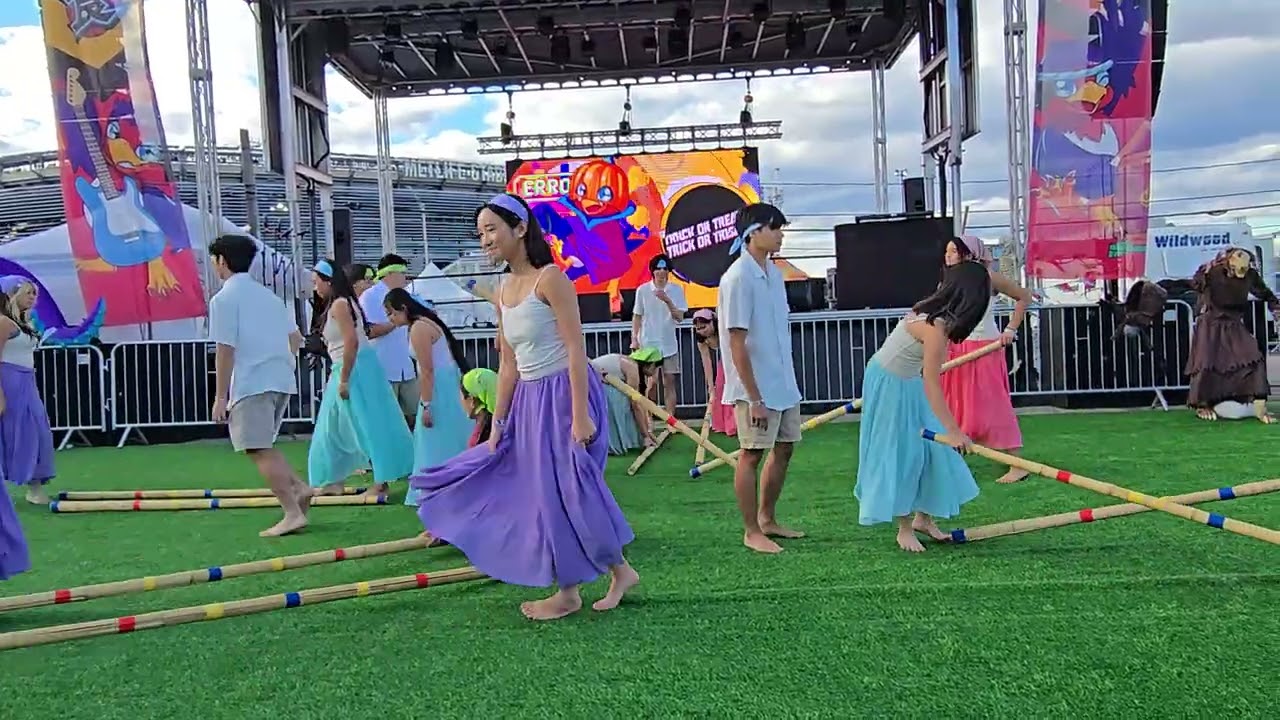 Танцевальная группа Кларкстауна Тиниклинга @ Dream Asia.