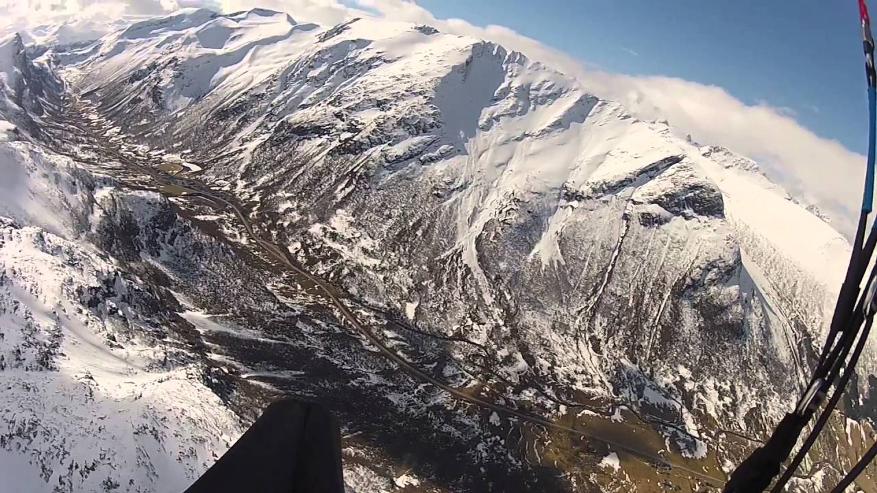 Paraglider Roalden Herdalen Roalden 09 04 2016