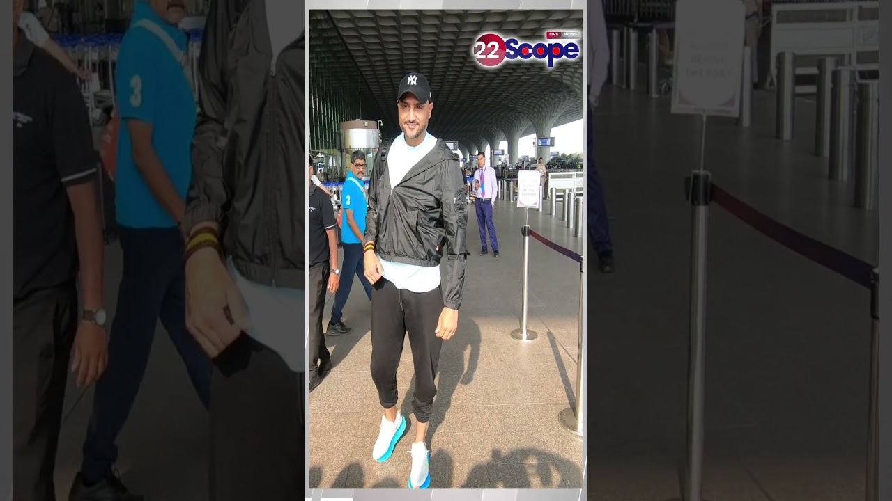 Harbhajan Singh मुंबई एयरपोर्ट पर आए नजर, Casual लुक में लगे कूल