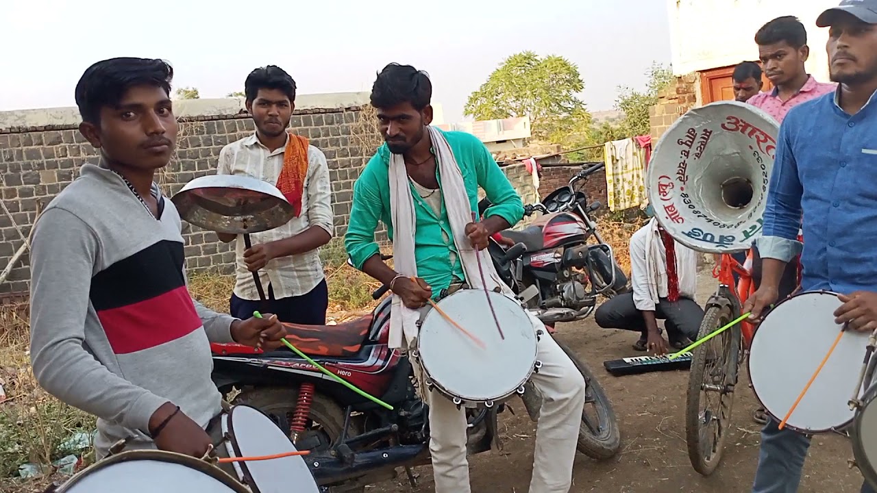 पाळणा सोंग बँड आरती गायक बँड