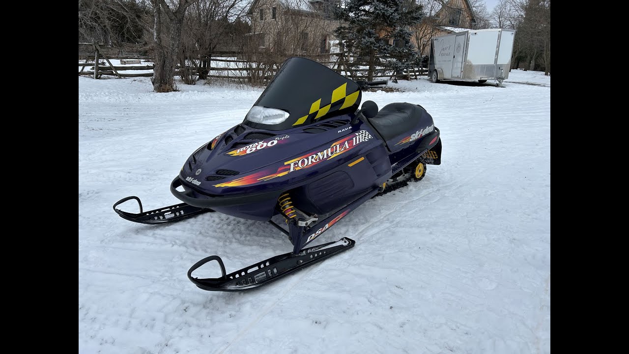 1998 Skidoo Formula III 600 fires and runs after a month in “The Healing Room”!