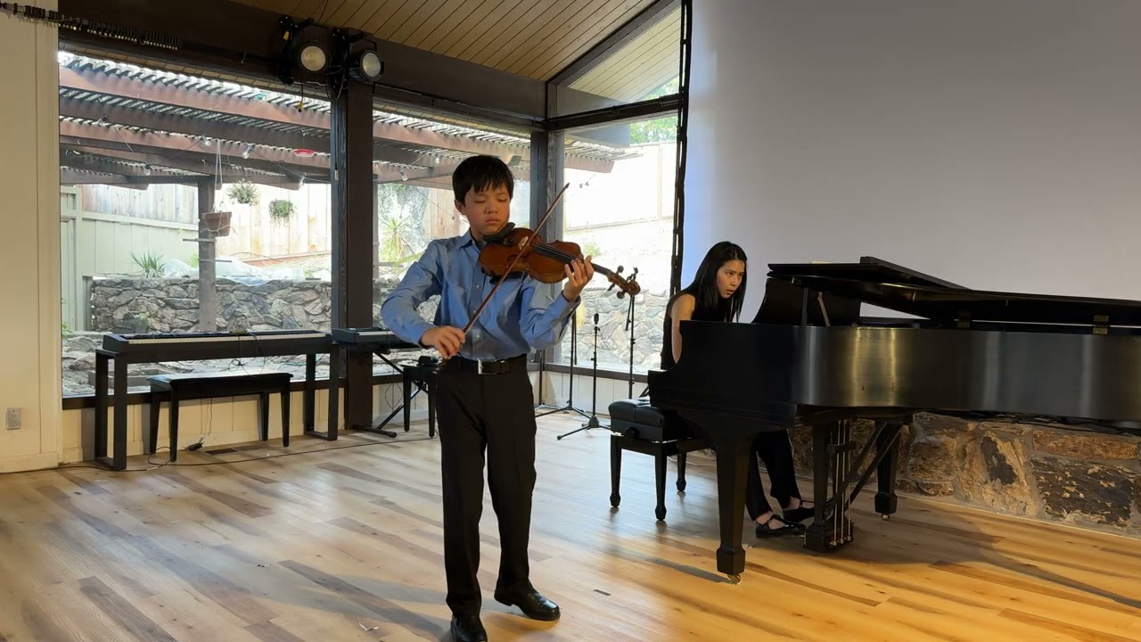 Alex Huang_Gavotte en Rondeau by J.S. Bach and Scherzo-Tarantella by Wieniawski