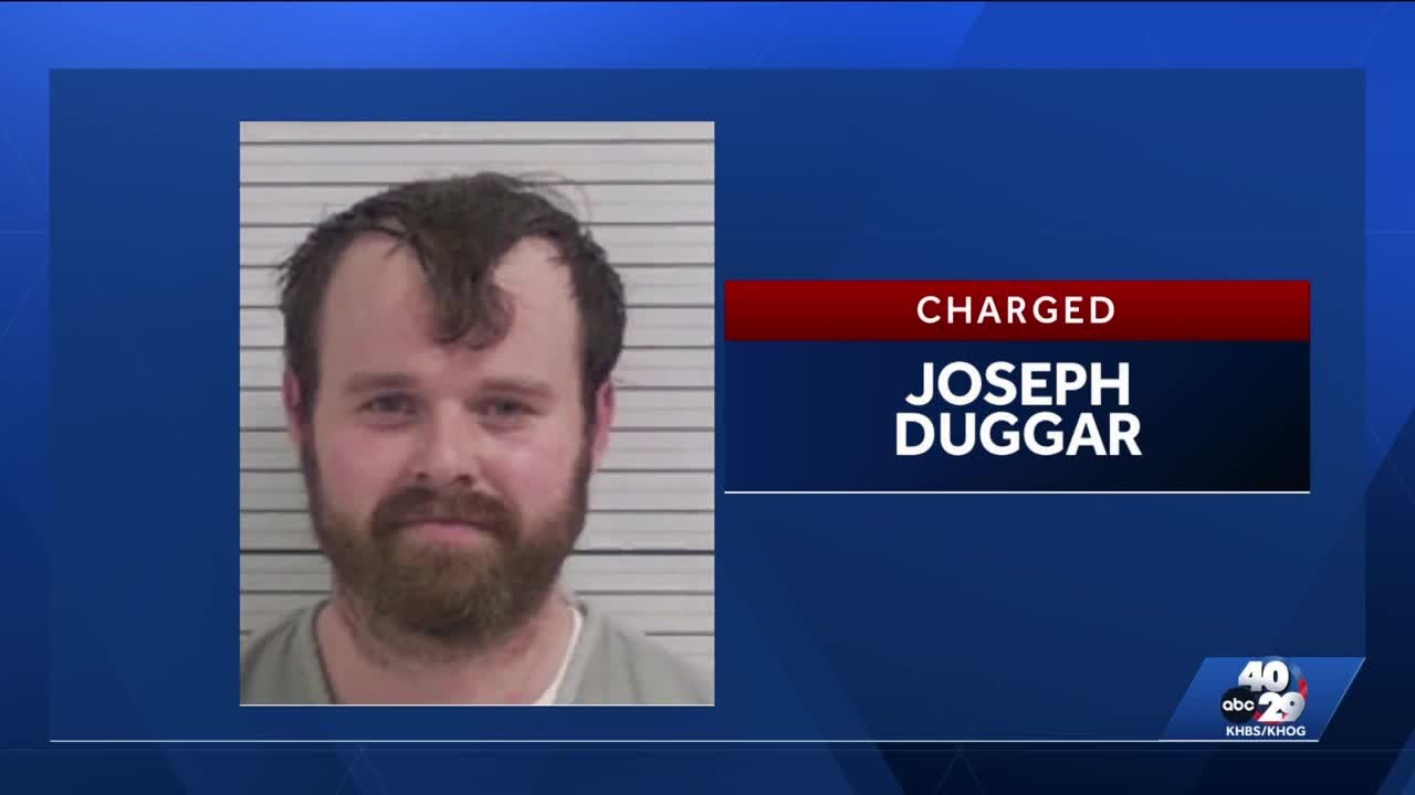 Joseph Duggar arrives in Florida to face charge of molesting 9-year-old girl
