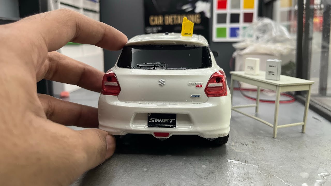 Защита краски для реалистичной литой модели автомобиля Suzuki Swift в масштабе 1:18 в студии Mini...