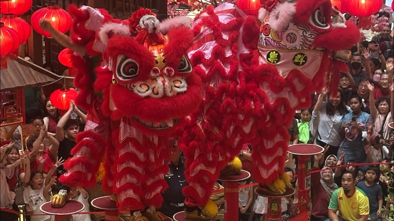 Acrobatic Lion Dance ~ Happy Chinese New Year 2026 ~ Mid Valley Megamall