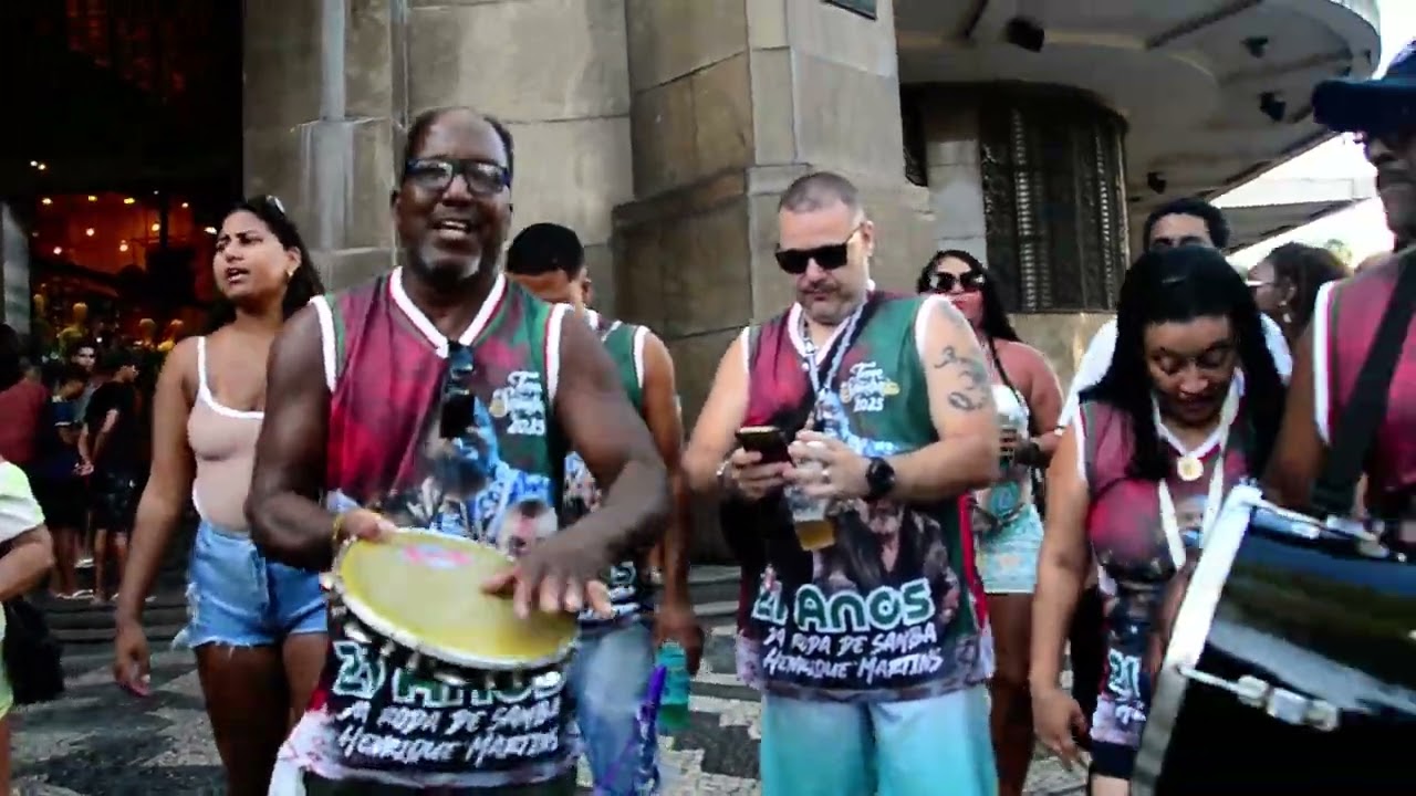 RODA DE SAMBA HENRIQUE MARTINS NO TREM DO SAMBA